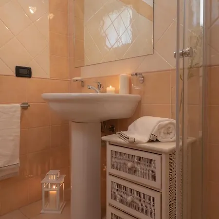 Stylish Le Fontane 1 Bedroom Sleeps 2 Villasimius