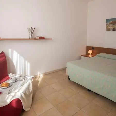 Stylish Le Fontane 1 Bedroom Sleeps 2 Apartment *
